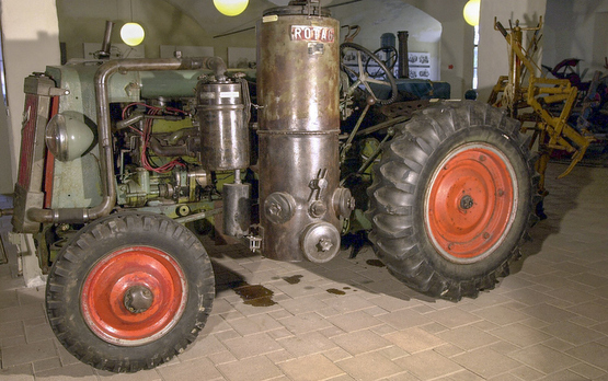 Traktor-Huerlimann-4B100-1939