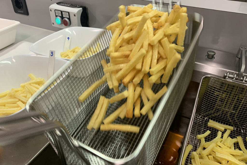 Pommes-Frites aus Frühkartoffeln