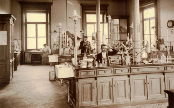 Chemisches Hauptlaboratorium des Schweizerischen milchwirtschaftlichen und bakteriologischen Anstalt in Bern-Liebefeld.