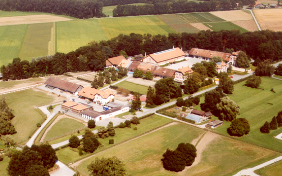 Avenches: Contemporary aerial view of the stud farm with horse clinic