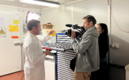 SRF-Einstein schaut hinter die Kulissen der Schweizer Käseproduktion