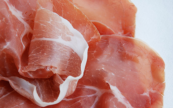La viande de porc est une bonnes source de vitamine B1.